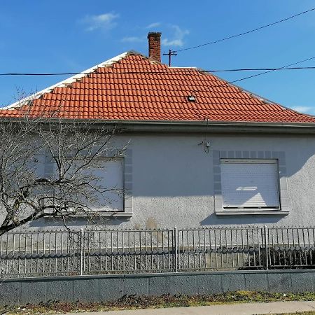 Вилла 98 Petofi Utca Balatonmagyarod Экстерьер фото