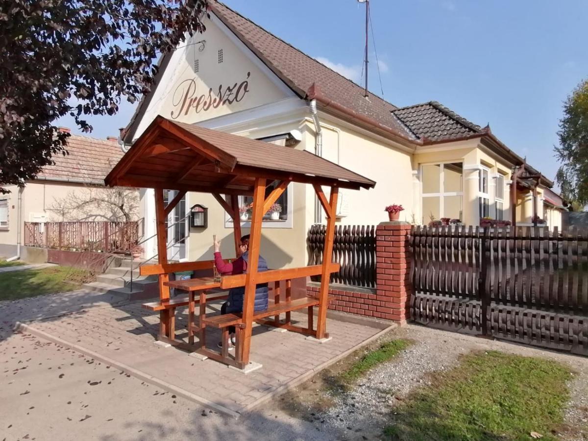 Вилла 98 Petofi Utca Balatonmagyarod Экстерьер фото